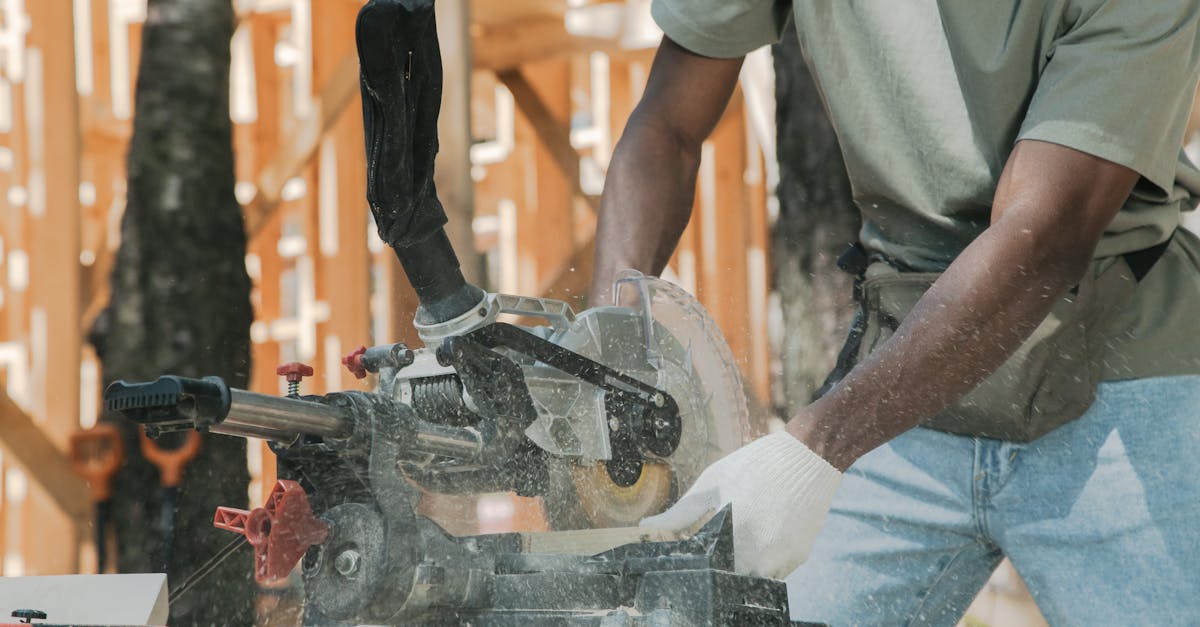 Ergonomic Hand Tools: Enhancing Comfort During Carpentry Work